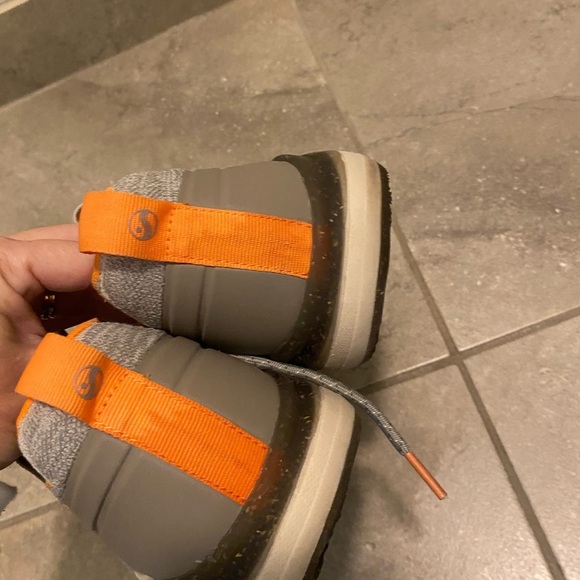 Earth Elements Cullen Mens Size 9.5 Silver Grey Woven Knit Sneakers Shoes - Picture 3 of 9